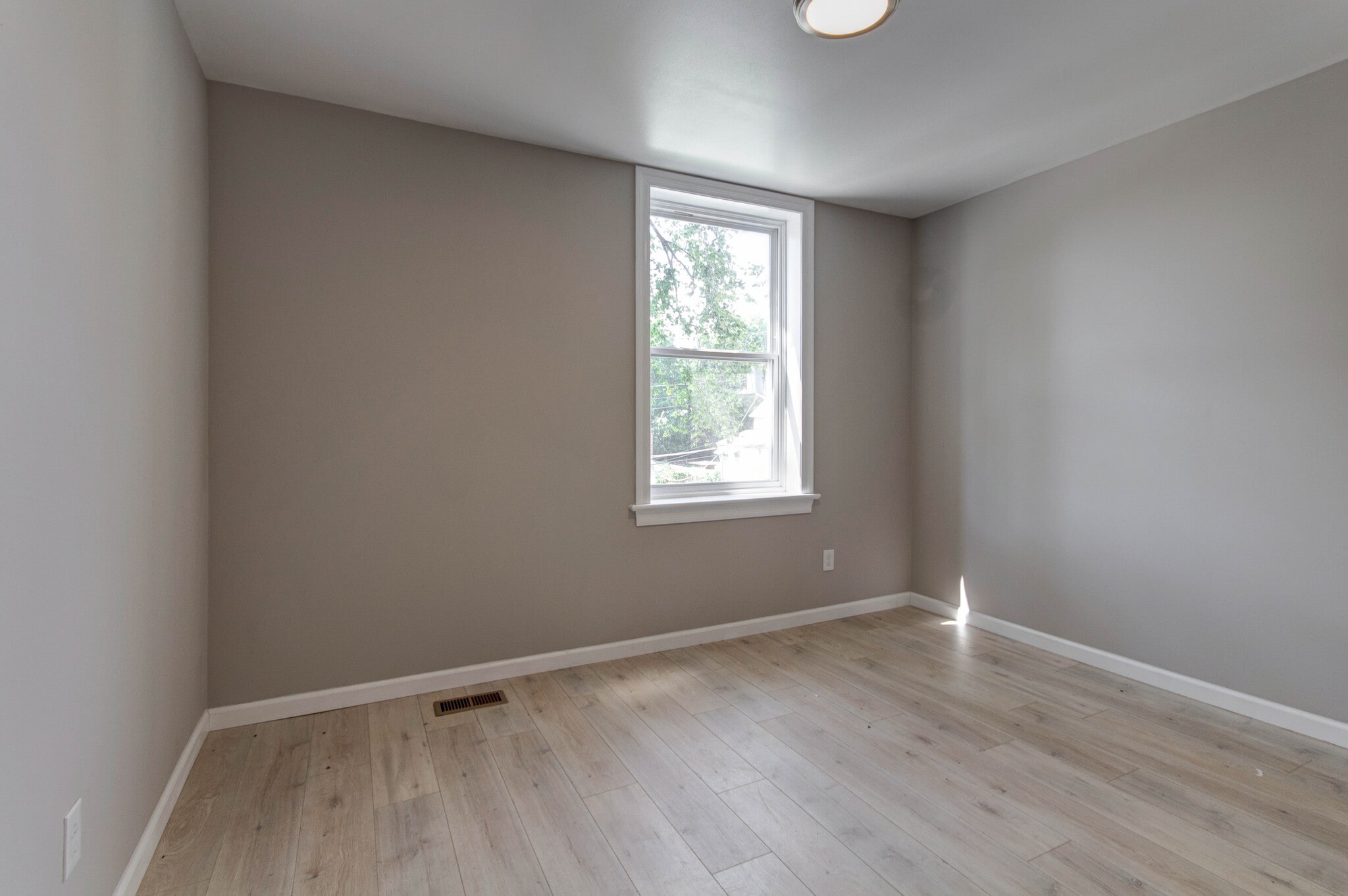 Building Photo - 2646 Melvin Ave