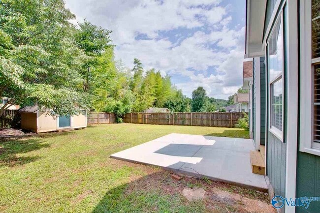 Building Photo - 118 River Oaks Dr