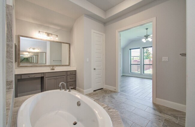 Building Photo - 28518 Jade Springs Ln