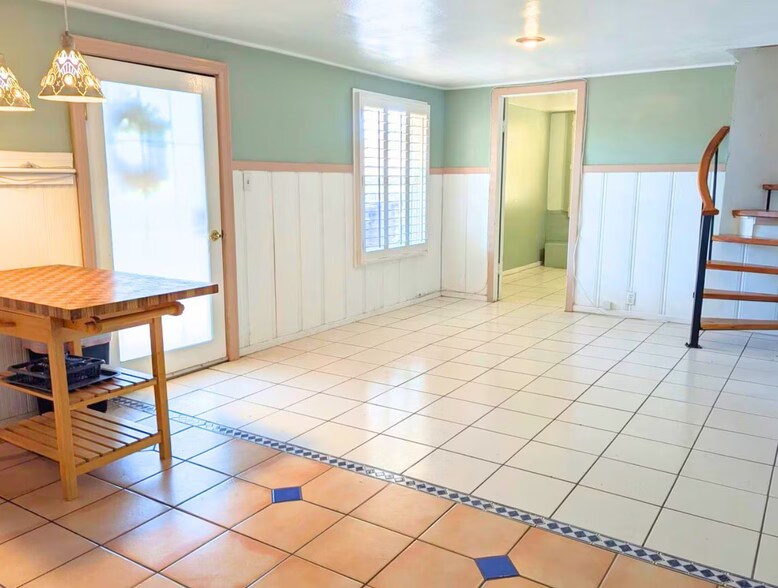 LIVING ROOM - 5831 Adelaide Ave