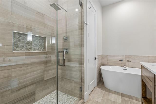 Building Photo - 69 Cortes Dr