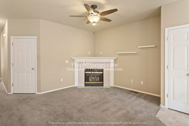 Building Photo - Cozy 3 Bedroom Home Close to Nike & Intel!