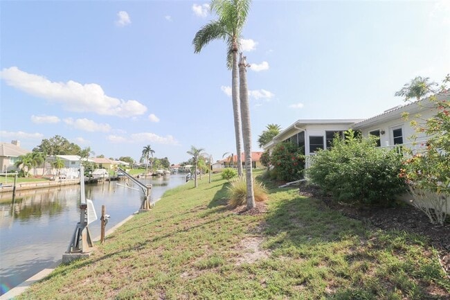 Building Photo - 4 Casa Rio Dr