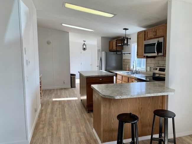 Building Photo - 3335 Fort Sanders Rd