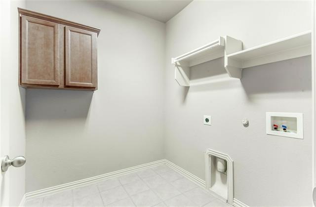 Building Photo - 908 Silver Moon Dr