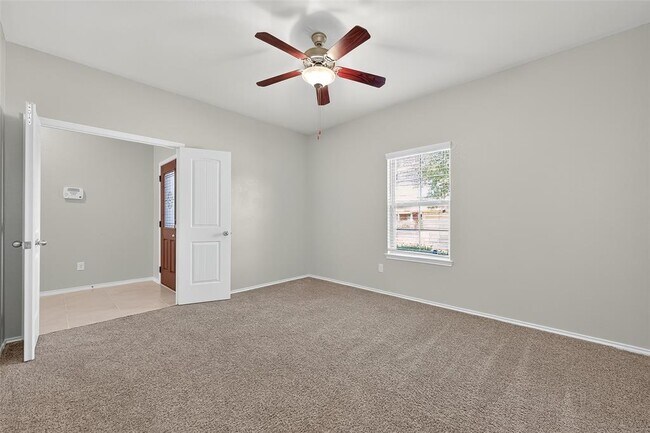Building Photo - 154 Meadow Grove Dr