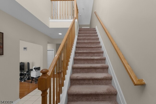 Building Photo - 158 Autumn Ridge Rd