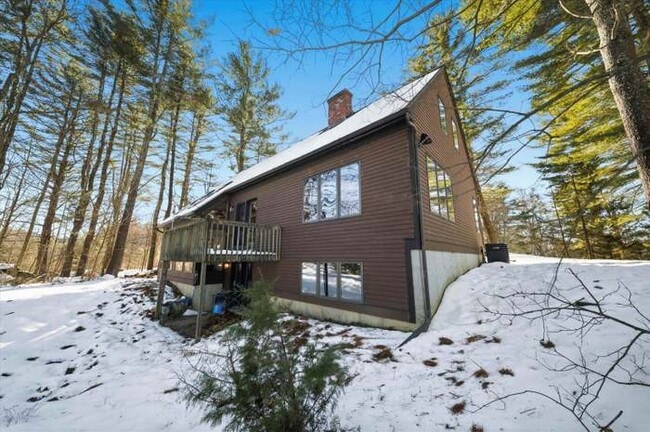 Building Photo - 105 Middle Rd