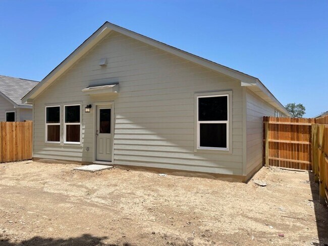 Building Photo - 4 br, 2 bath House - 10111 Braun Cloud