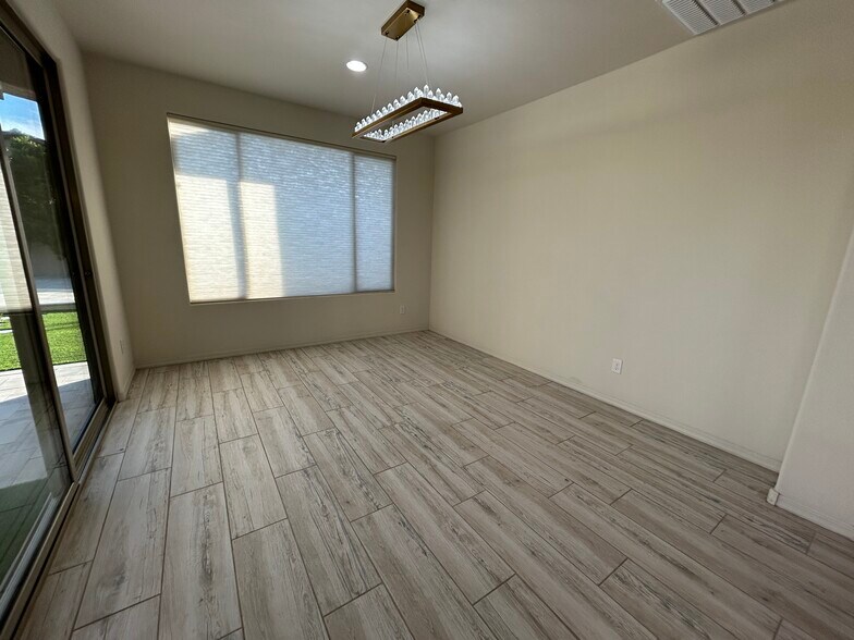 Building Photo - 8909 W Missouri Ave