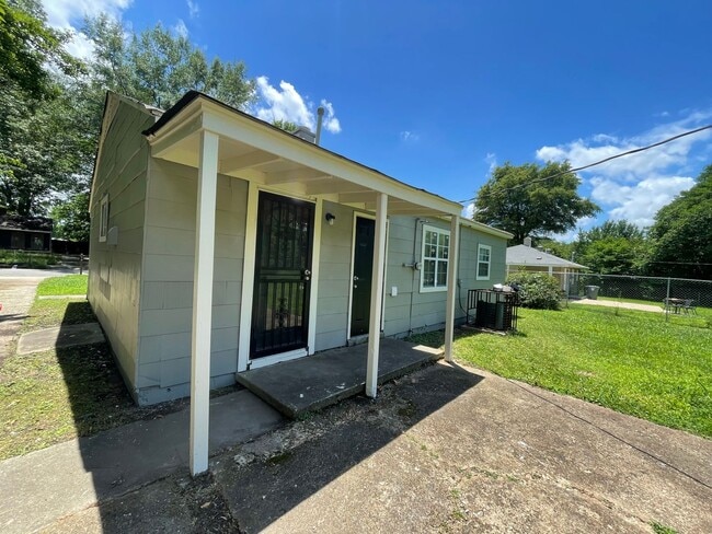 Building Photo - 1222 Canfield Ave