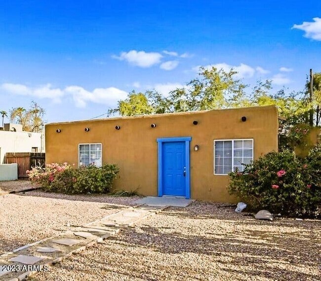 Primary Photo - 5327 E Taylor St