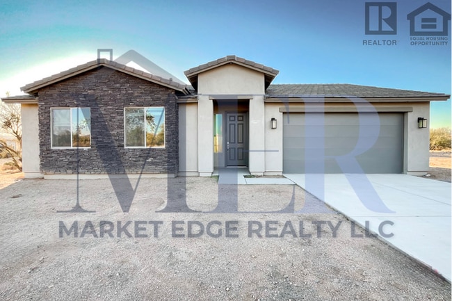Primary Photo - 3Bed/2Bath Home at I-17/Carefree Hwy! $2195 MOVE-IN SPECIAL! Move-In Ready on 1/8/2026!