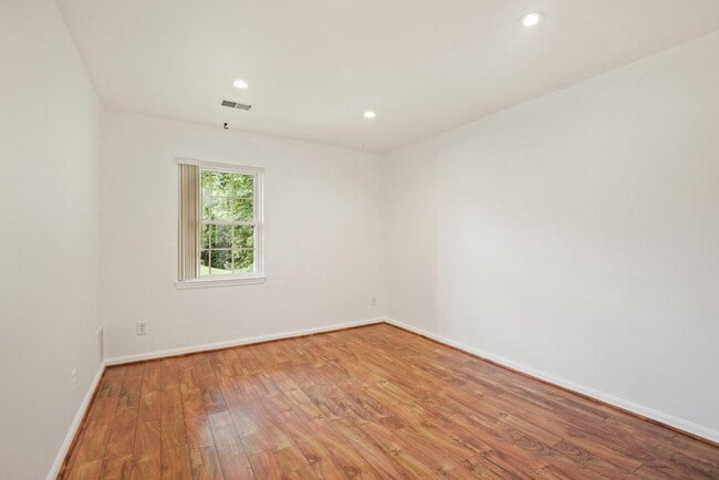Building Photo - 10400 Parthenon Ct