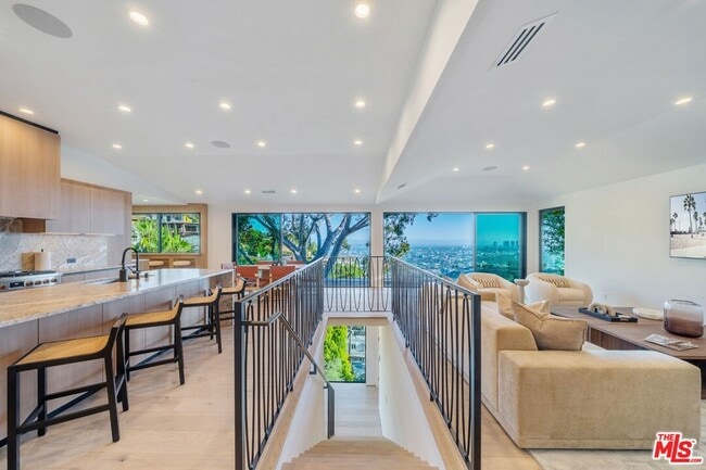 Building Photo - 8800 Hollywood Blvd