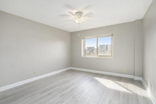 Building Photo - 2285 Peachtree Rd NE