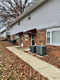 Building Photo - 420 Winona St