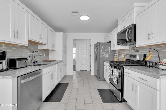 Building Photo - 805 P.º Tranquilo Pl