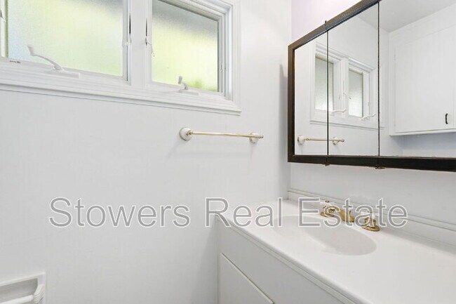 Building Photo - 10 Corte Del Rey