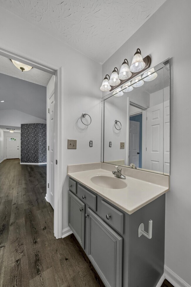 Building Photo - 1201 Red Stone Dr