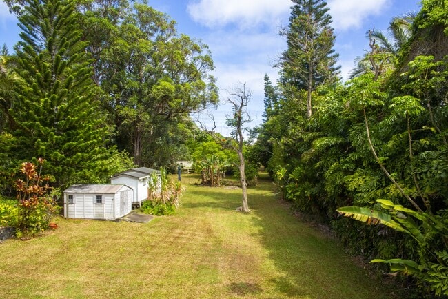 Building Photo - 592 Kaupakalua Rd