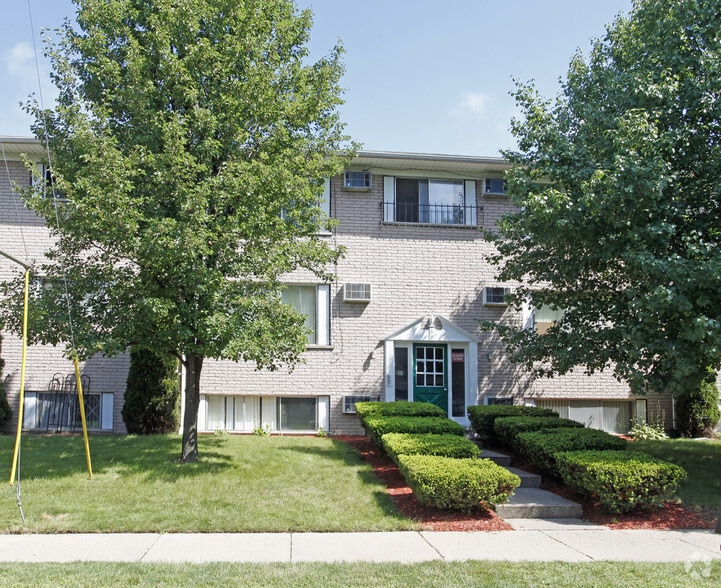 Primary Photo - Pine Apartments