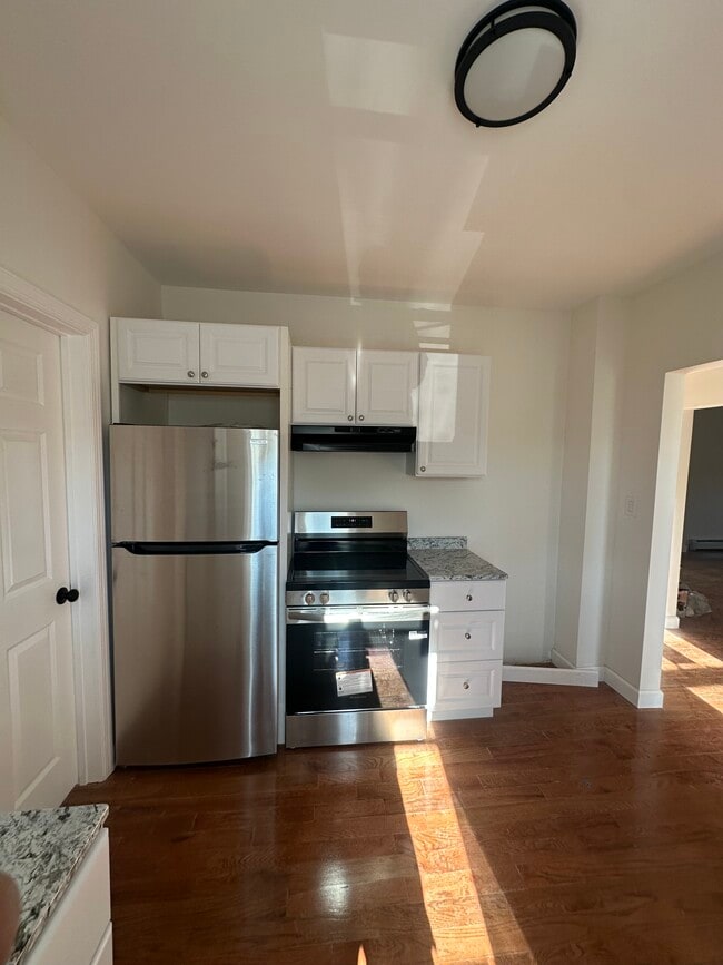 Building Photo - 2-27R-27 Beach 99th St