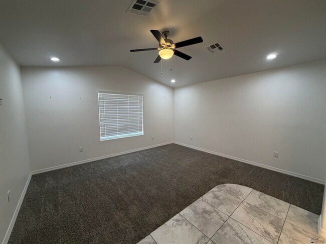 Building Photo - 12625 E 48th Dr