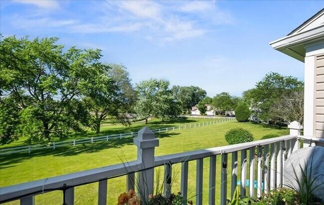 Building Photo - 1796 Vermont Dr