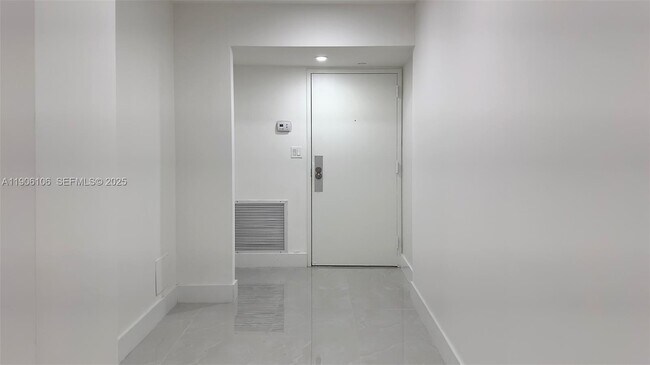 Building Photo - 18181 NE 31st Ct