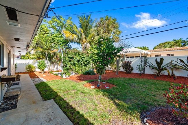 Building Photo - 2616 Middle River Dr