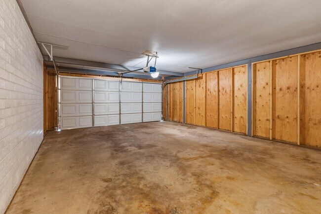 Building Photo - 3636 W Keim Dr
