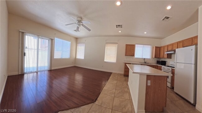 Building Photo - 7776 Littondale St