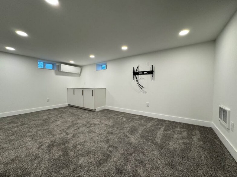 Building Photo - 25 6th St