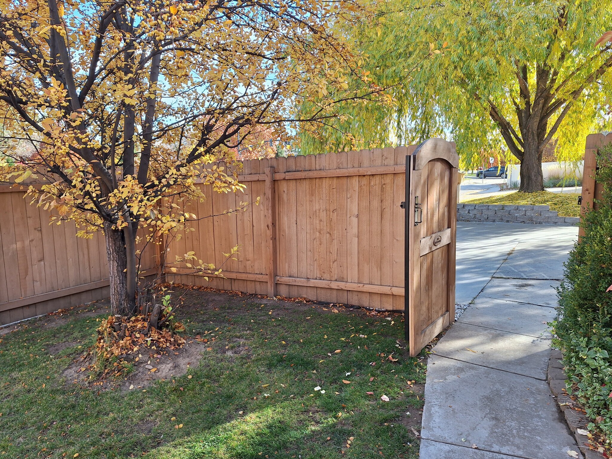 Building Photo - 2437 N Curtis Rd