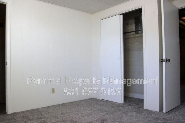 Building Photo - 825 E 760 N