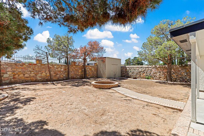 Building Photo - 12120 Desert Quail Ave