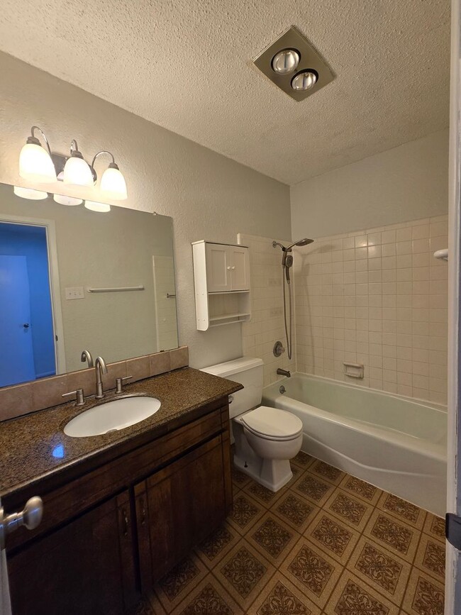 Building Photo - 3520 Adenmore C