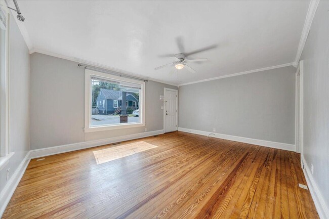 Building Photo - 812 Mississippi Ave NE