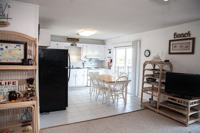 Building Photo - 57219 Island Club Ln