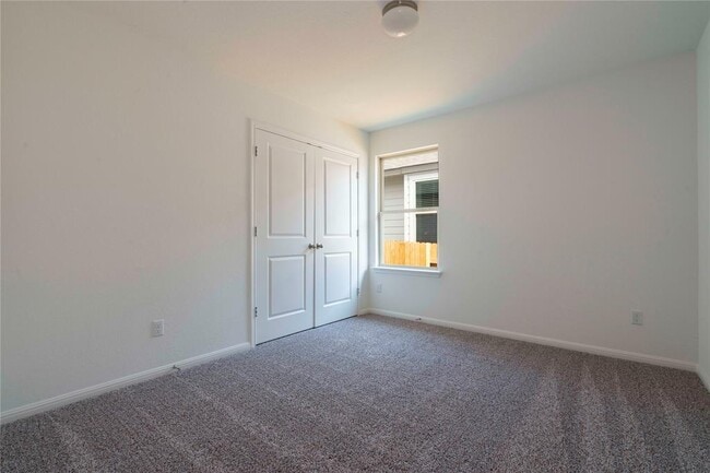 Building Photo - 113 Caterpillar Ln