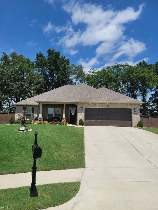 Primary Photo - 4 br, 2 bath House - 138 Kambry Grove Drive