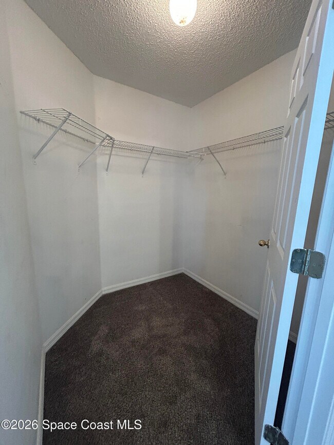 Building Photo - 2891 Stratford Pointe Dr
