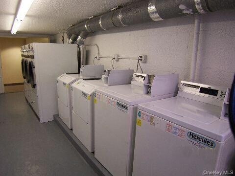 Building Photo - 65 W Broadway