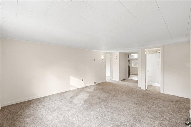 Building Photo - 139 Leona Ave