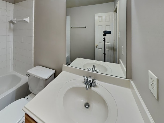 Building Photo - 19710 River Pointe Ln