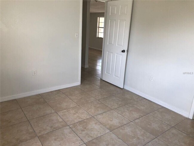 Building Photo - Fantastic 3-bedroom, 1-bath single family home with fenced in yard in Port Richey
