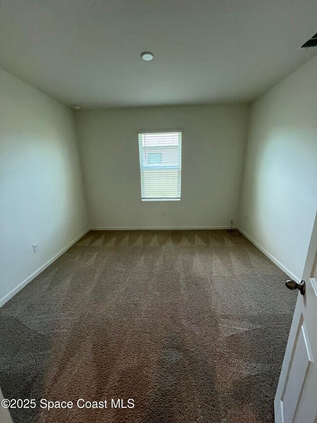 Building Photo - 7459 Tourmaline Dr