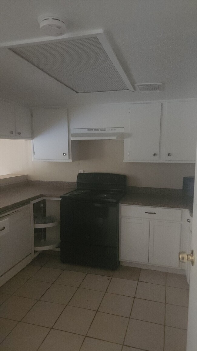 Building Photo - 12223 Wild Pine Dr