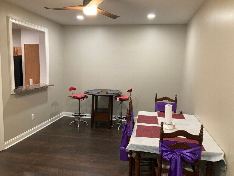 Building Photo - 5516 Ridgemoor Dr
